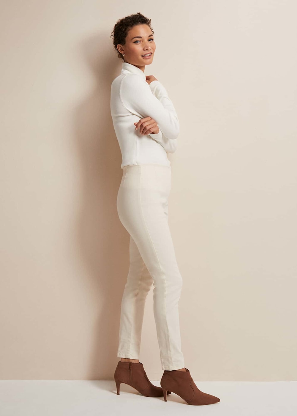 Cream jeggings uk top