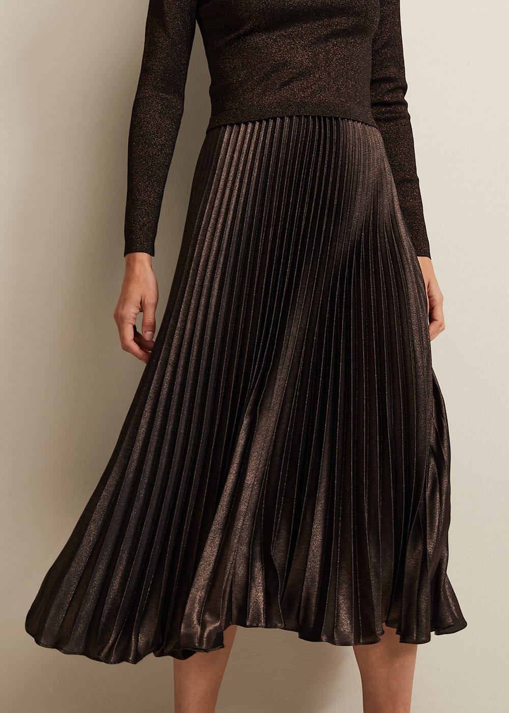 Metallic pleated knit skirt top