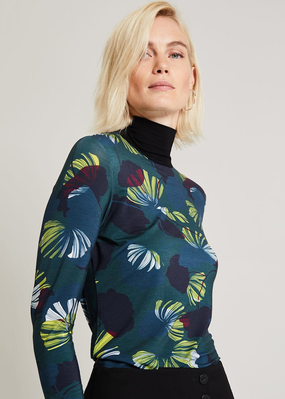 Printed turtleneck tops outlet