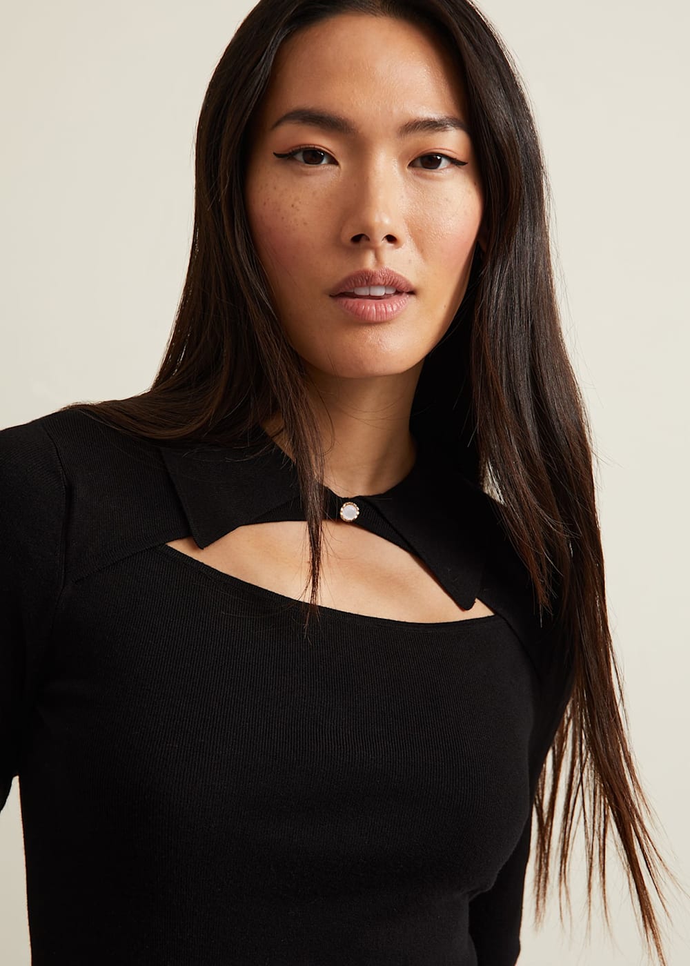 Cut out collar top new arrivals
