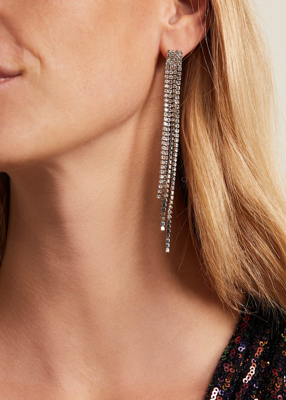 Long sparkly earrings 2025