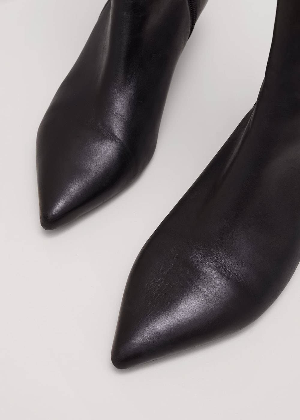 Pointed kitten heel boots outlet