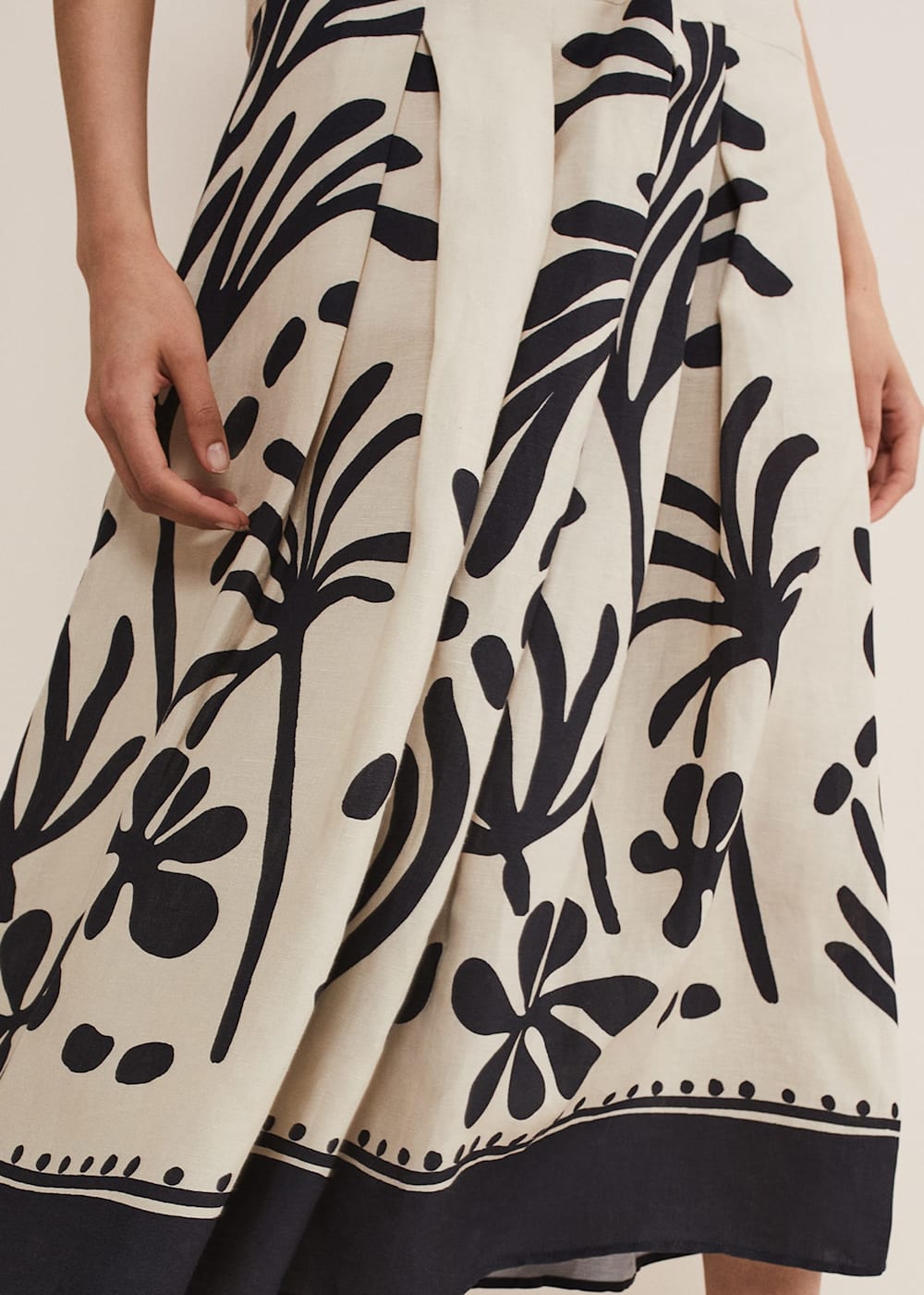 Phase Eight Nava Maxi Skirt Black Ecru Size 4