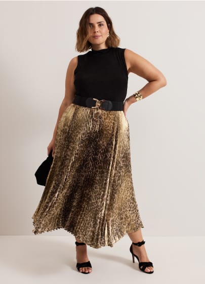 Woman wearing Phase Eight outfit