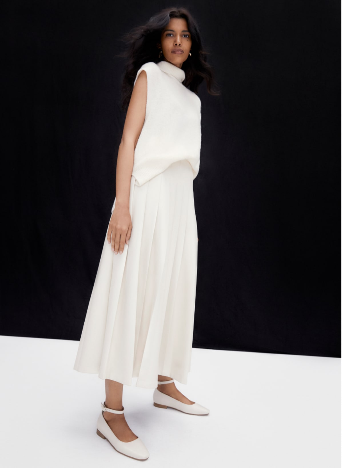 Woman wearing Phase Eight outfit