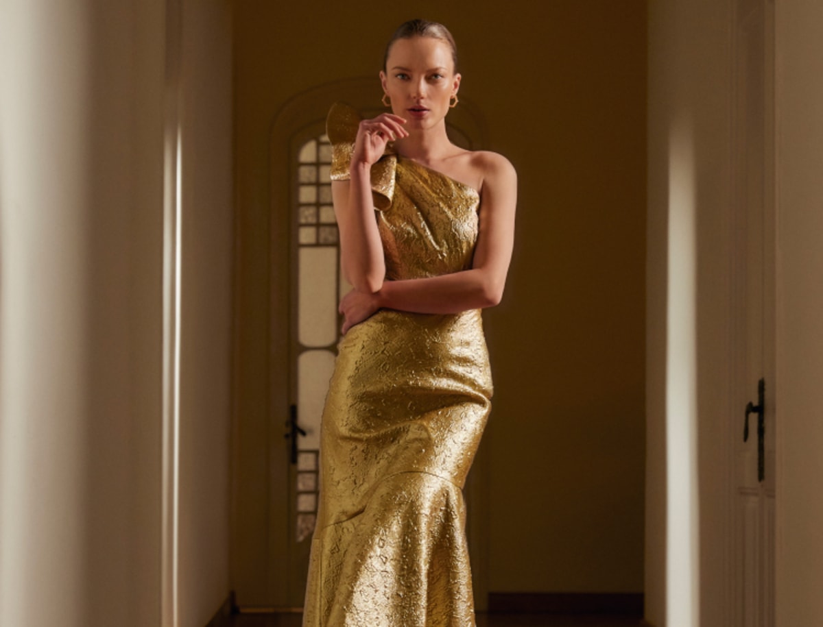woman wearing Phase Eight outfit