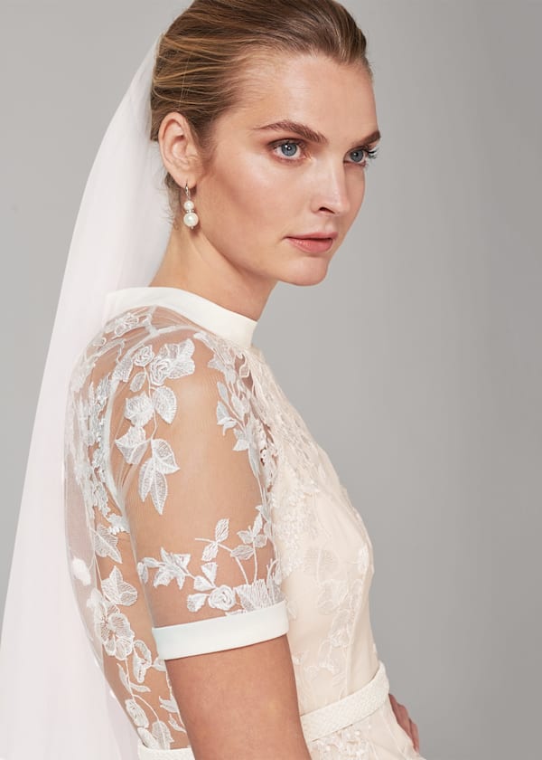 Leonora Long Veil