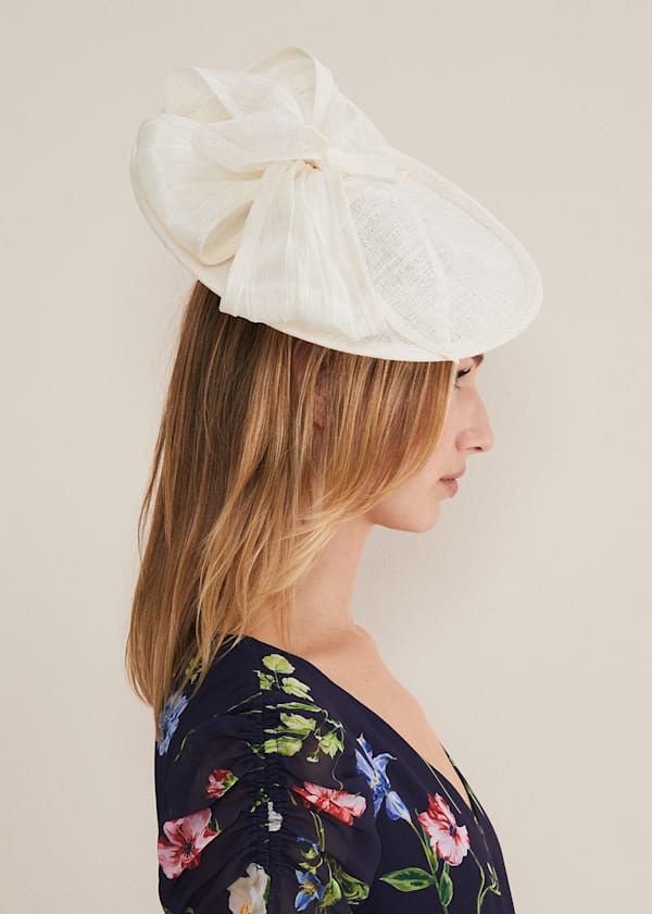 White Bow Fascinator