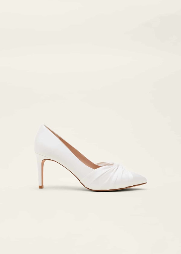 Kendal Pumps aus Satin