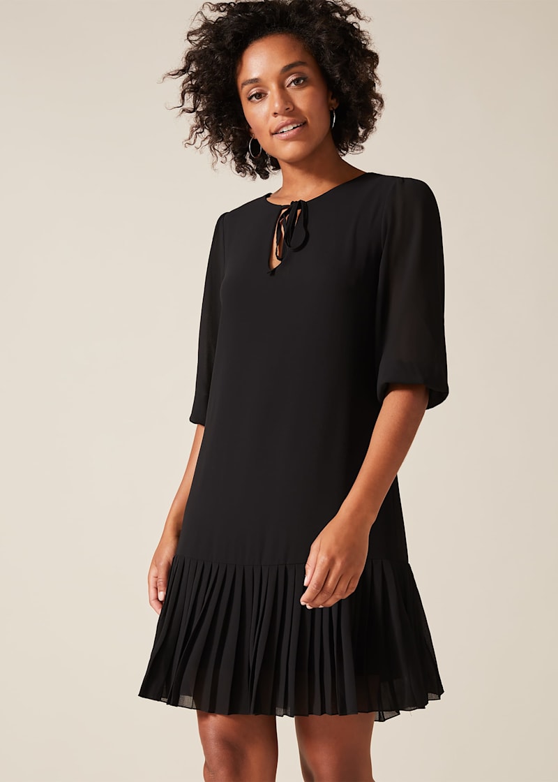 Dress with pleats at the bottom hot sale
