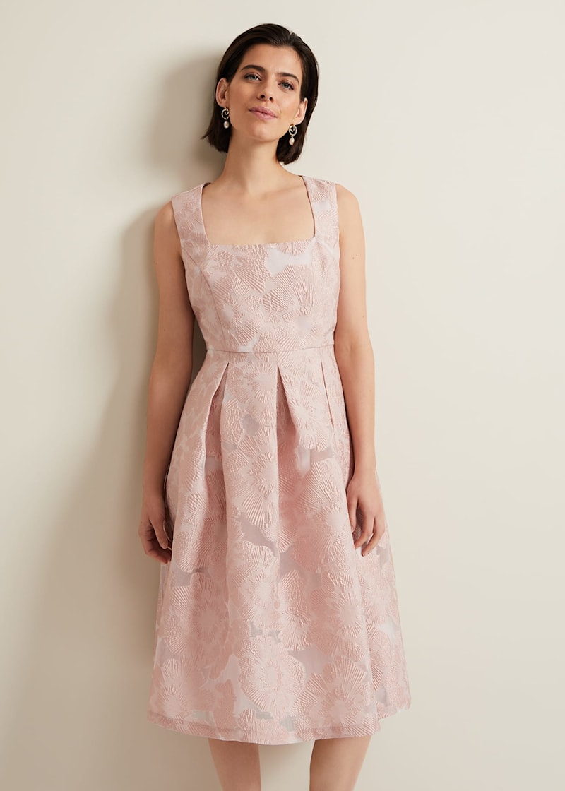 Jacquard fit and flare store