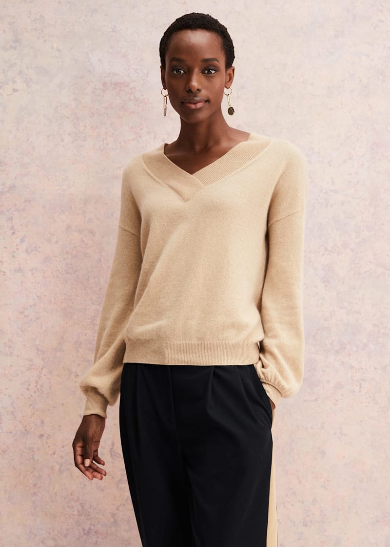 Camel cashmere v neck sweater sale