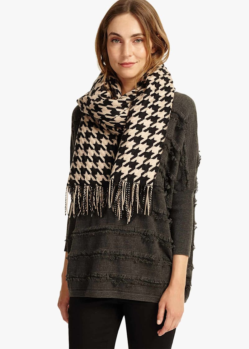 Black and white dogtooth scarf top