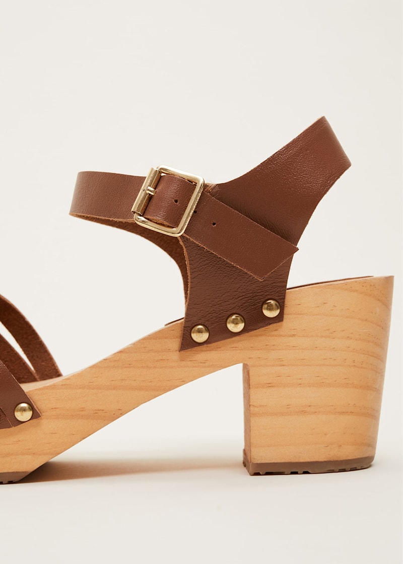 Tan store clog heels