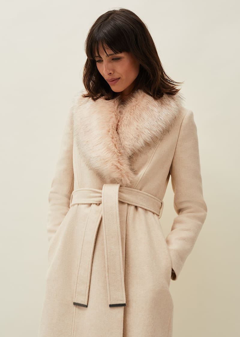 Womens coat with fur collar shop